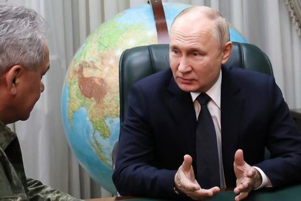 People o<em></em>nline mocked the Kremlin for his swollen face in a TV appearance