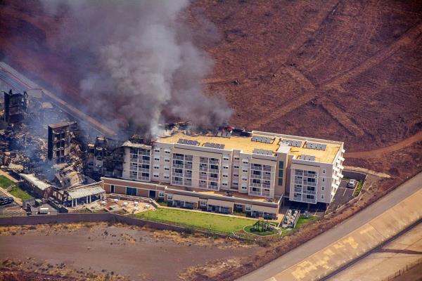 Burning building in maui