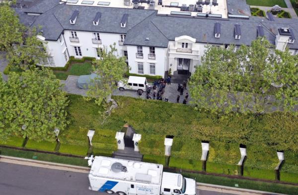 Federal agents raid the mansion of Diddy, aka Sean Combs reportedly in co<em></em>nnection to sex trafficking