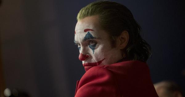Joaquin Phoenix as Arthur Fleck in Joker (2019)